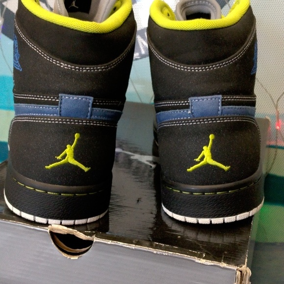 Air Jordan 1 Retro High - Picture 7 of 11